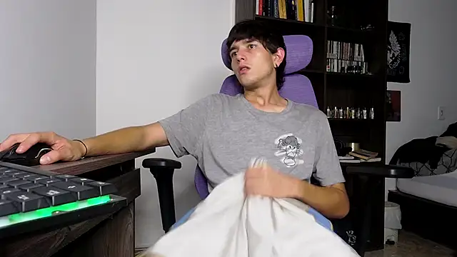 alex connorr online show from 11/07/25, 03:39