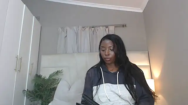 Snapshot of naughtyblackdolie chatting on 11/07/25, 03:17 naughtyblackdolie online show from 11/07/25, 03:17