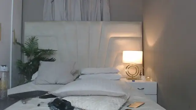 Snapshot of naughtyblackdolie chatting on 11/29/25, 07:50 naughtyblackdolie online show from 11/29/25, 07:50