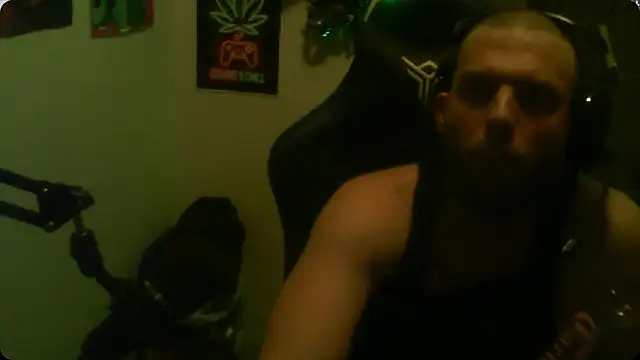 Snapshot of GeneralXMillyX chatting on 10/14/25, 07:20 GeneralXMillyX online show from 10/14/25, 07:20