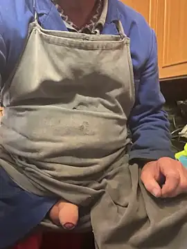 Snapshot of oldgayman chatting on 11/09/25, 01:42 oldgayman online show from 11/09/25, 01:42