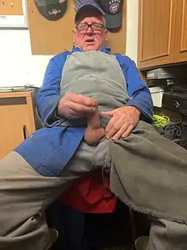 Snapshot of oldgayman chatting on 11/13/25, 05:39 oldgayman online show from 11/13/25, 05:39