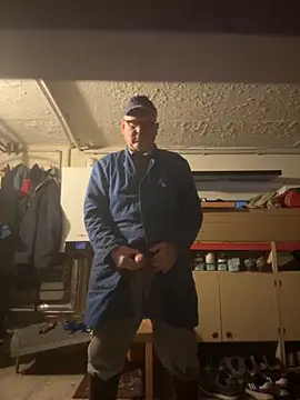 Snapshot of oldgayman chatting on 12/03/25, 06:43 oldgayman online show from 12/03/25, 06:43