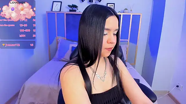 Hanna  Becker  online show from 11/03/25, 12:28