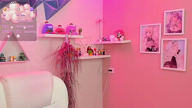 Hanna  Becker  online show from 02/16/26, 09:33