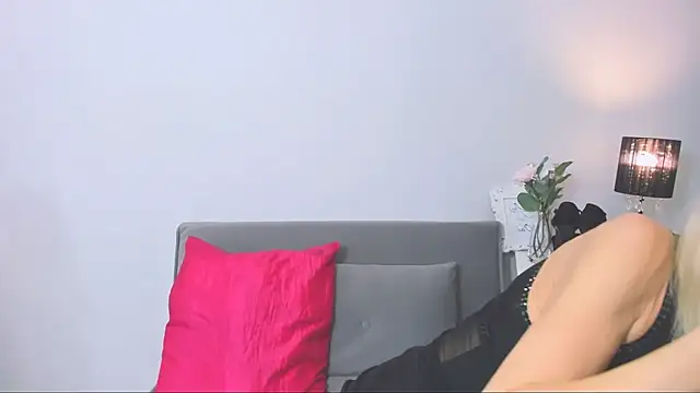 Snapshot of CrystalHotty chatting on 01/08/25, 04:22 CrystalHotty online show from 01/08/25, 04:22