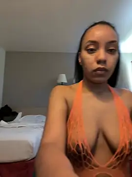 Snapshot of juicyyy323 chatting on 01/18/25, 06:43 juicyyy323 online show from 01/18/25, 06:43