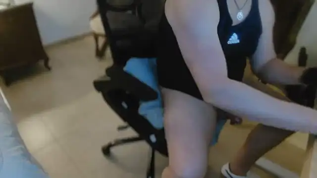 Snapshot of slzypvtpig chatting on 12/20/25, 11:28 slzypvtpig online show from 12/20/25, 11:28