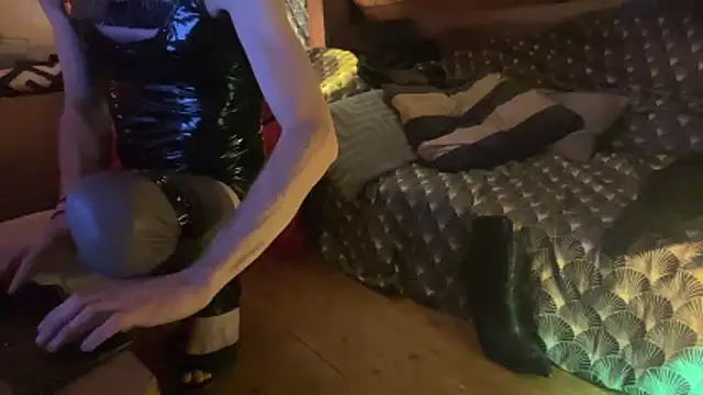 Snapshot of alexheels_boots chatting on 10/29/25, 04:53 alexheels boots online show from 10/29/25, 04:53