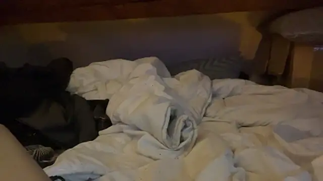 Snapshot of alexheels_boots chatting on 12/16/25, 03:22 alexheels boots online show from 12/16/25, 03:22