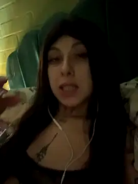 Snapshot of springof96 chatting on 11/27/25, 03:08 springof96 online show from 11/27/25, 03:08