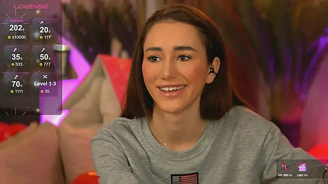 Snapshot of EmilyRaymont chatting on 03/23/25, 12:36 EmilyRaymont online show from 03/23/25, 12:36