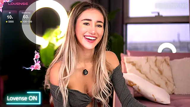 Snapshot of EmilyRaymont chatting on 10/03/25, 05:04 EmilyRaymont online show from 10/03/25, 05:04