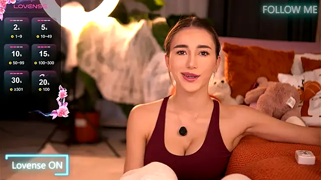 Snapshot of EmilyRaymont chatting on 10/30/25, 04:36 EmilyRaymont online show from 10/30/25, 04:36