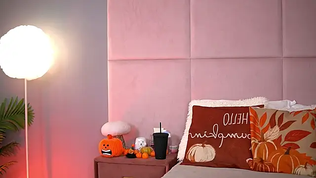 AlmaLuv online show from 11/17/25, 04:51