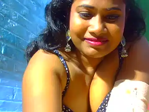 Snapshot of sexy_roma chatting on 12/16/24, 05:11 sexy roma online show from 12/16/24, 05:11