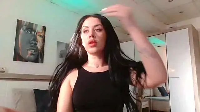 Snapshot of LaylaCruzRose chatting on 02/14/25, 06:34 LaylaCruzRose online show from 02/14/25, 06:34
