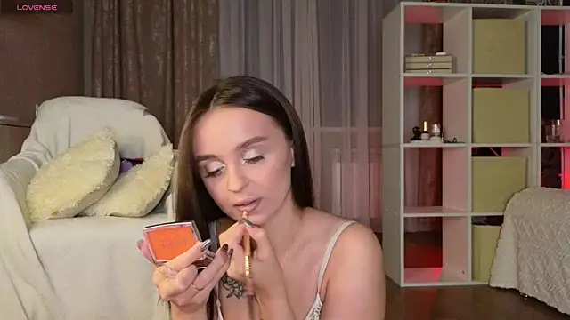 Snapshot of Katy_perry_ chatting on 02/14/25, 02:39 Katy perry online show from 02/14/25, 02:39