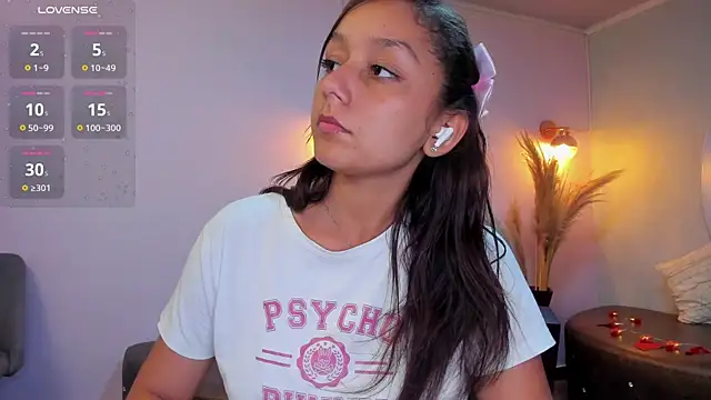 Snapshot of katy_sweet19 chatting on 02/16/25, 01:03 katy sweet19 online show from 02/16/25, 01:03