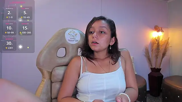 Snapshot of katy_sweet19 chatting on 02/25/25, 02:25 katy sweet19 online show from 02/25/25, 02:25