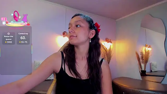 Snapshot of katy_sweet19 chatting on 03/18/25, 09:43 katy sweet19 online show from 03/18/25, 09:43