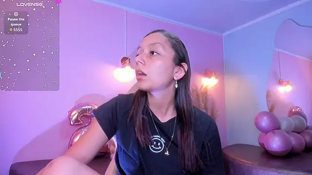 Snapshot of katy_sweet19 chatting on 09/19/25, 06:08 katy sweet19 online show from 09/19/25, 06:08