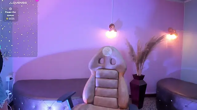 Snapshot of katy_sweet19 chatting on 10/02/25, 06:26 katy sweet19 online show from 10/02/25, 06:26