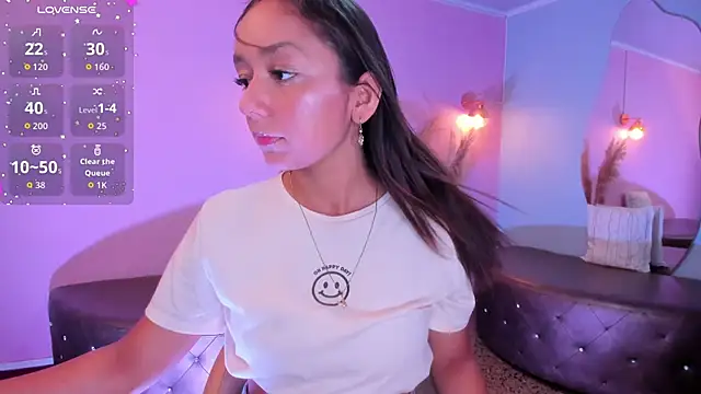 Snapshot of katy_sweet19 chatting on 10/18/25, 06:19 katy sweet19 online show from 10/18/25, 06:19