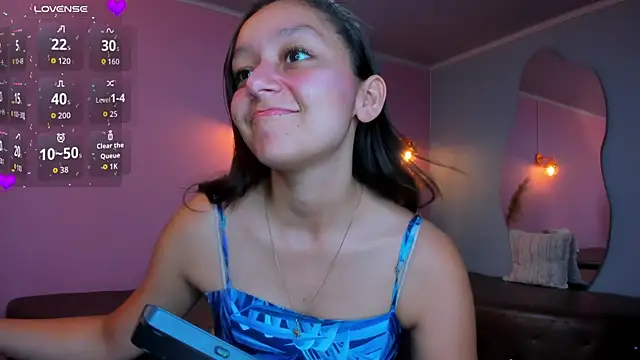 Snapshot of katy_sweet19 chatting on 11/14/25, 06:17 katy sweet19 online show from 11/14/25, 06:17