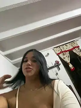 Snapshot of ElaEndez_ chatting on 12/25/24, 06:52 ElaEndez online show from 12/25/24, 06:52