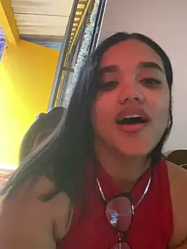 Snapshot of ElaEndez_ chatting on 01/01/25, 12:11 ElaEndez online show from 01/01/25, 12:11