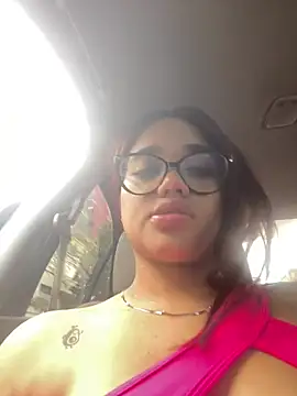 Snapshot of ElaEndez_ chatting on 01/26/25, 07:52 ElaEndez online show from 01/26/25, 07:52