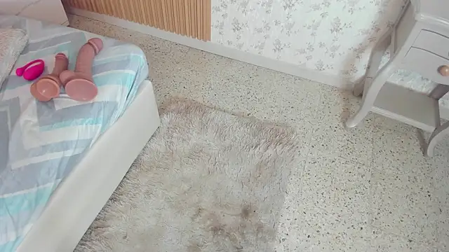 Snapshot of ElaEndez_ chatting on 02/13/25, 11:50 ElaEndez online show from 02/13/25, 11:50