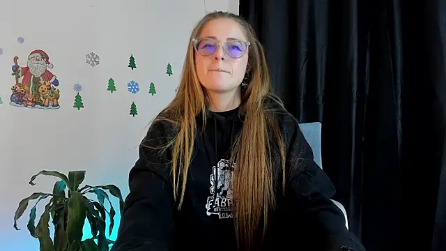 Snapshot of tekila__ chatting on 12/12/24, 10:20 tekila online show from 12/12/24, 10:20