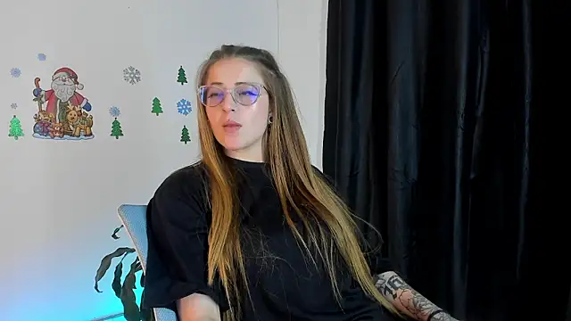 Snapshot of tekila__ chatting on 12/13/24, 01:26 tekila online show from 12/13/24, 01:26