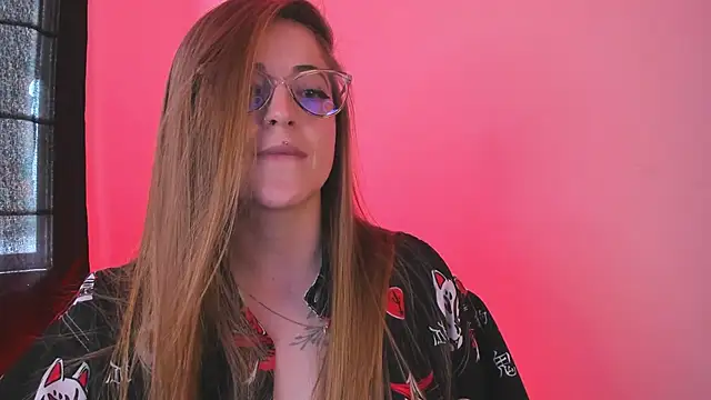 Snapshot of tekila__ chatting on 12/28/24, 06:18 tekila online show from 12/28/24, 06:18