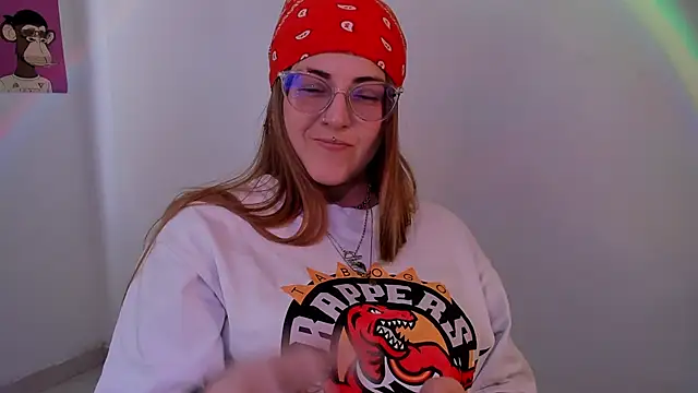 Snapshot of tekila__ chatting on 01/13/25, 08:48 tekila online show from 01/13/25, 08:48