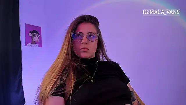 Snapshot of tekila__ chatting on 01/20/25, 11:32 tekila online show from 01/20/25, 11:32