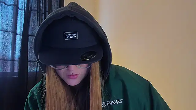 Snapshot of tekila__ chatting on 03/14/25, 08:17 tekila online show from 03/14/25, 08:17