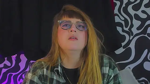 Snapshot of tekila__ chatting on 09/12/25, 06:41 tekila online show from 09/12/25, 06:41