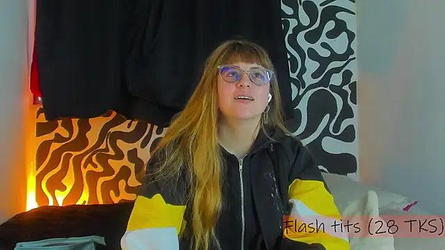 Snapshot of tekila__ chatting on 10/18/25, 10:10 tekila online show from 10/18/25, 10:10