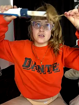 Snapshot of tekila__ chatting on 10/23/25, 07:12 tekila online show from 10/23/25, 07:12