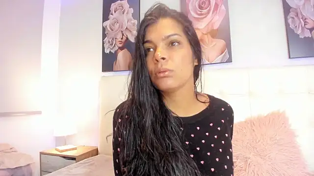 Sweetdreamses  online show from 02/04/25, 12:22