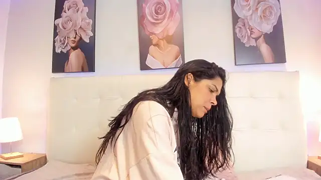 Sweetdreamses  online show from 02/05/25, 12:38