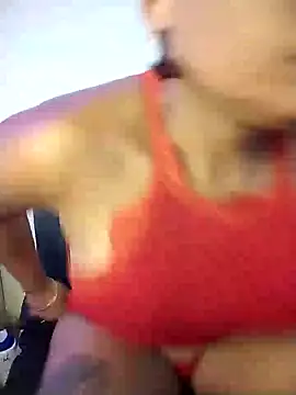 Snapshot of Camille_rose_ chatting on 01/18/25, 10:06 Camille rose online show from 01/18/25, 10:06