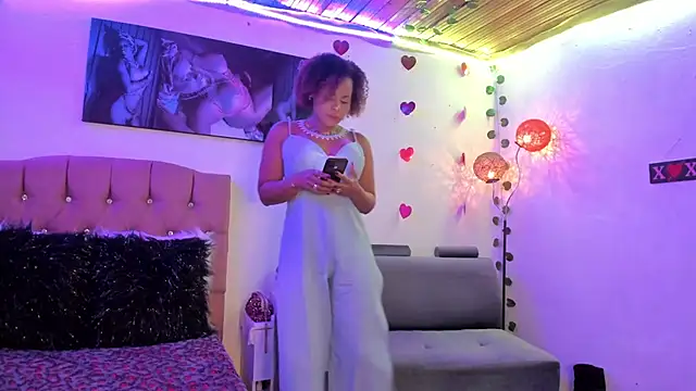 Snapshot of Camille_rose_ chatting on 03/15/25, 12:24 Camille rose online show from 03/15/25, 12:24