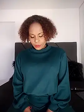 Snapshot of Camille_rose_ chatting on 09/10/25, 05:46 Camille rose online show from 09/10/25, 05:46