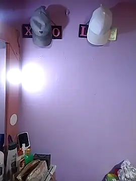 Snapshot of Camille_rose_ chatting on 11/08/25, 02:17 Camille rose online show from 11/08/25, 02:17