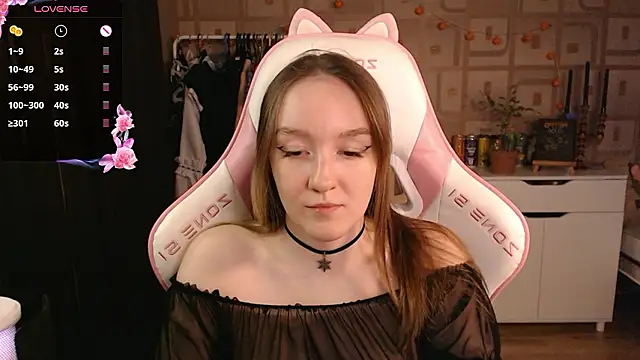 MoonlishSiren online show from 12/06/24, 09:13