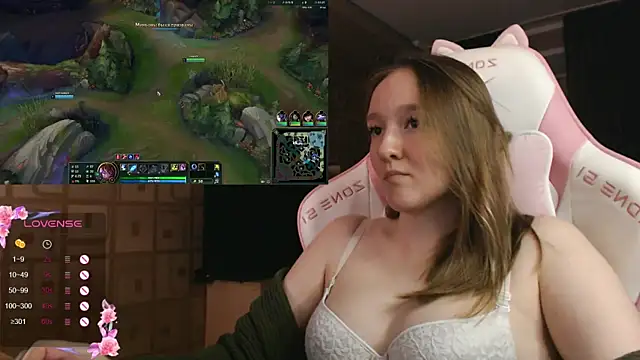 MoonlishSiren online show from 09/15/25, 07:03